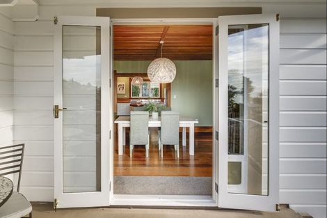 Photo of property in 1 Lambton Road, Hospital Hill, Napier, 4110