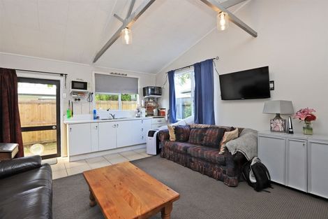 Photo of property in 309b Fenwick Street, Mayfair, Hastings, 4122