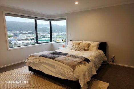 Photo of property in 16 Omaka Place, Aotea, Porirua, 5024