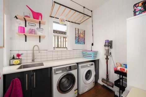 Photo of property in 28 Handyside Street, Tawa, Wellington, 5028