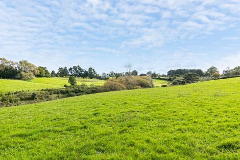 Photo of property in 389 Taupaki Road, Kumeu, 0892