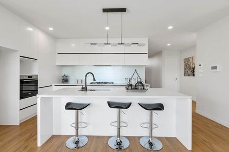 Photo of property in 32 Bine Crescent, Orewa, 0931