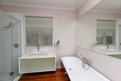 Photo of property in 35 Lemon Street, New Plymouth, 4310