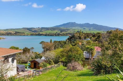 Photo of property in 15 Point Street, Raglan, 3225