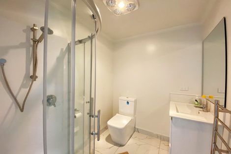 Photo of property in 2/105 Knighton Road, Hillcrest, Hamilton, 3216