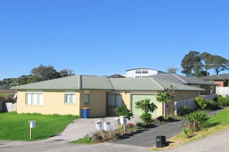 Photo of property in 13 Midhurst Avenue, Henderson, Auckland, 0612