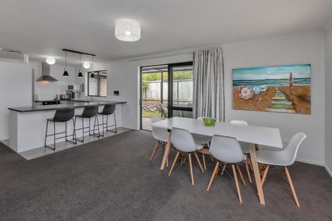 Photo of property in 18 Ocean View Rise, Ruakaka, 0116