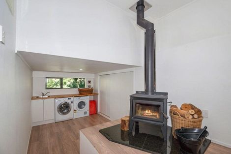 Photo of property in 24 Valley Road, Titirangi, Auckland, 0604