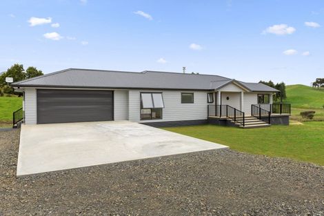 Photo of property in 64 Ruapuke Road, Raglan, 3296