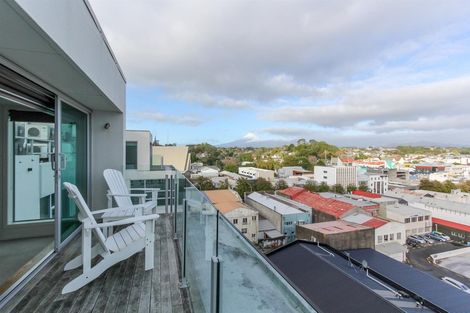 Photo of property in 22 Liardet Apartments, 501/22 Liardet Street, New Plymouth, 4310