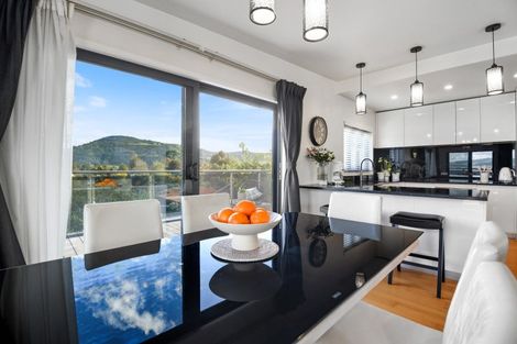 Photo of property in 2b Pah Road, Kawaha Point, Rotorua, 3010