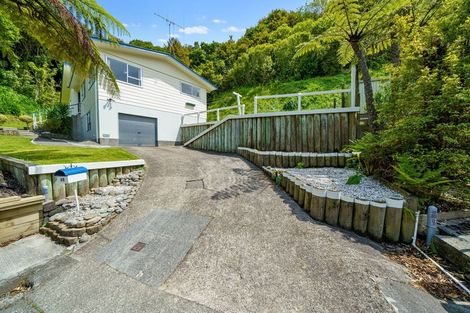 Photo of property in 18 Westhaven Drive, Tawa, Wellington, 5028