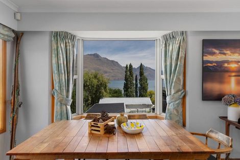 Photo of property in 7 Suburb Street, Queenstown, 9300