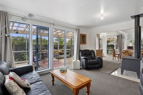 Photo of property in 42a Winchester Street, Levin, 5510