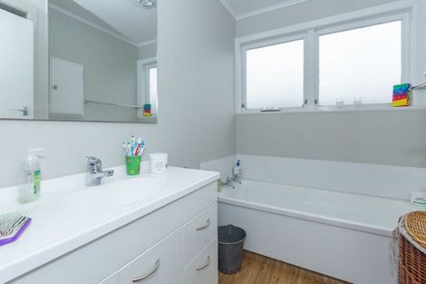 Photo of property in 40 Garden Heights Avenue, Glenview, Hamilton, 3206