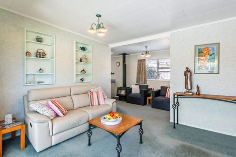 Photo of property in 5 Eruini Street, Waikanae Beach, Waikanae, 5036