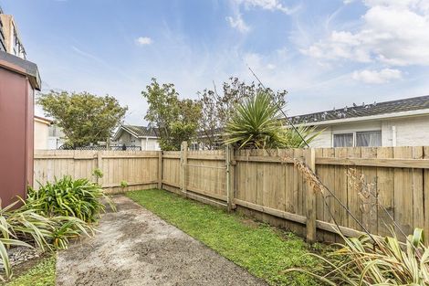 Photo of property in 4 Cobar Close, Maupuia, Wellington, 6022