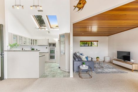 Photo of property in 65 Roberts Road, Matakatia, Whangaparaoa, 0930