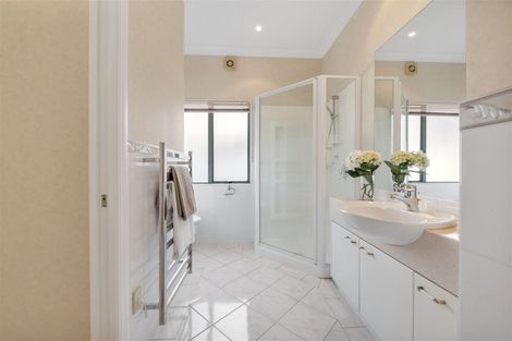 Photo of property in 23 Grammar School Road, Pakuranga, Auckland, 2010