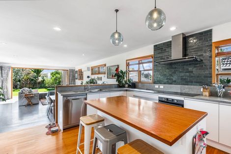 Photo of property in 36 Totara Road, Te Atatu Peninsula, Auckland, 0610