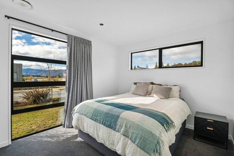 Photo of property in 8 Pounamu Avenue, Albert Town, Wanaka, 9305