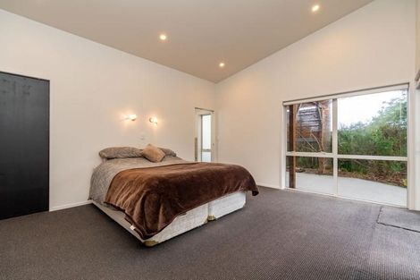 Photo of property in 4 O'farrell Drive, One Tree Point, 0118