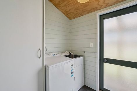 Photo of property in 2 Avon Street, Lumsden, 9730