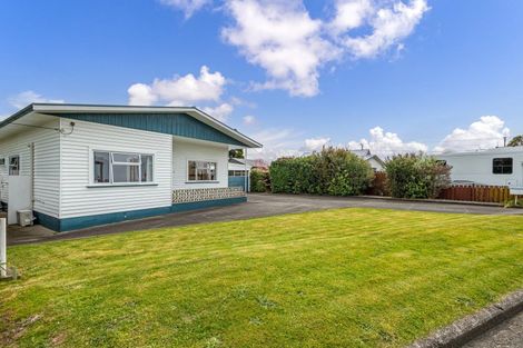 Photo of property in 49 Holland Crescent, Bulls, 4818