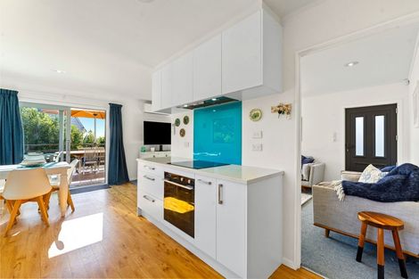 Photo of property in 37 Gatman Street, Birkdale, Auckland, 0626