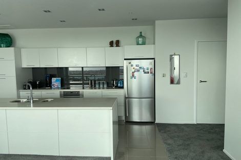 Photo of property in Sentinel Apartments, 1405/3 Northcroft Street, Takapuna, Auckland, 0622