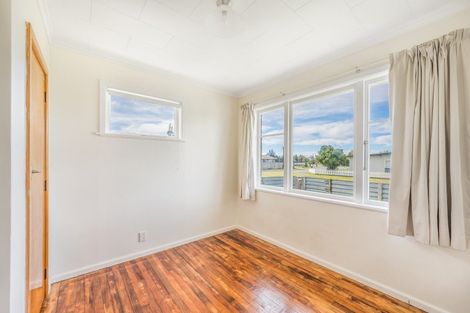 Photo of property in 66 Clarence Cox Crescent, Pirimai, Napier, 4112