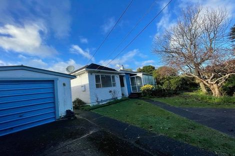 Photo of property in 25 Wood Street, Wainuiomata, Lower Hutt, 5014