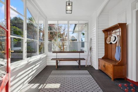 Photo of property in 19 Weston Road, St Albans, Christchurch, 8052