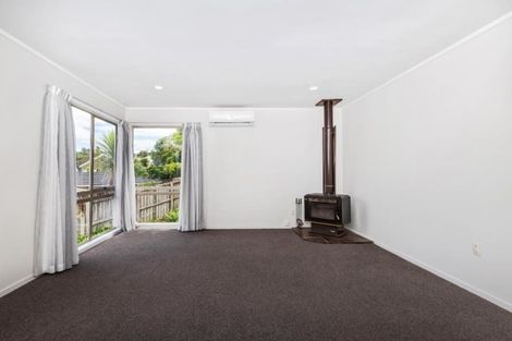 Photo of property in 2/98 Mountbatten Avenue, Hillcrest, Auckland, 0627
