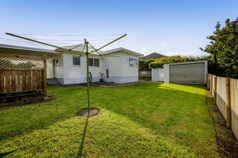 Photo of property in 191 Seaview Road, Westown, New Plymouth, 4310
