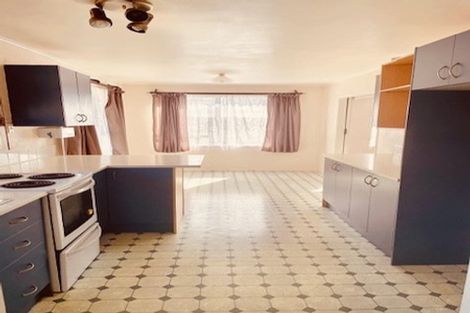 Photo of property in 18 Lewisham Street, Highland Park, Auckland, 2010