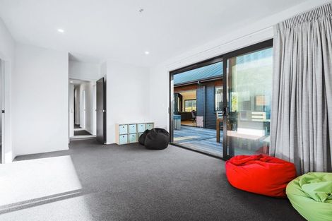 Photo of property in 2 Vickers Way, Acacia Bay, Taupo, 3385