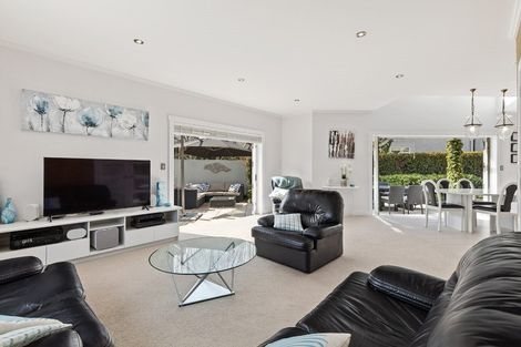 Photo of property in 5a Marine Terrace, Bayswater, Auckland, 0622