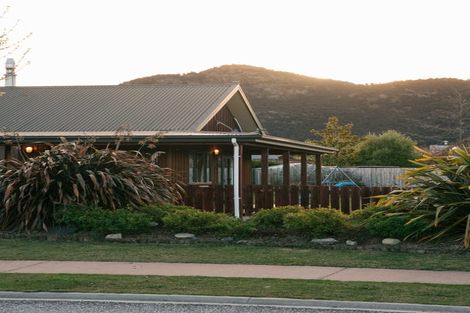 Photo of property in 24 Frye Crescent, Albert Town, Wanaka, 9305