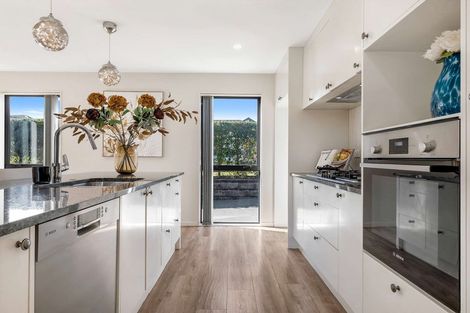 Photo of property in 8 Pakaraka Drive, Papakura, 2110