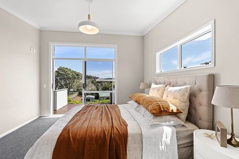 Photo of property in 27 Roy Terrace, Moturoa, New Plymouth, 4310