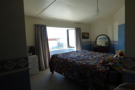 Photo of property in 11 Esplanade, Kaka Point, Balclutha, 9271