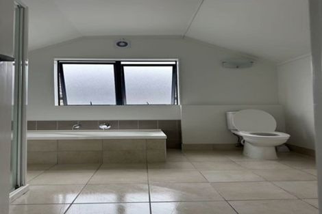 Photo of property in 1/127 Bucklands Beach Road, Bucklands Beach, Auckland, 2012