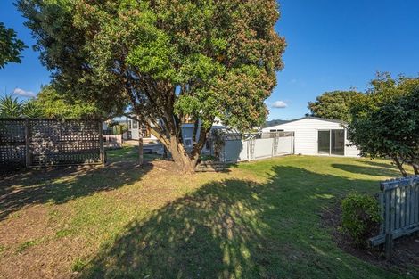 Photo of property in 63 Ngapaki Street, Waikanae Beach, Waikanae, 5036