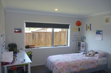 Photo of property in 14 Malbec Place, Huapai, Kumeu, 0810