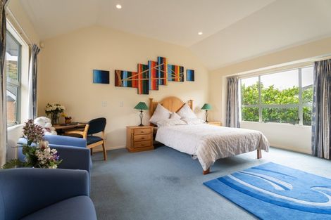 Photo of property in 6 Gresford Place, Churton Park, Wellington, 6037