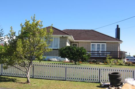 Photo of property in 85 Cobham Crescent, Kelston, Auckland, 0602