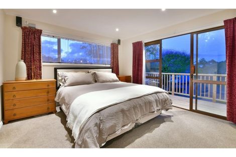 Photo of property in 13 Quo Vadis Place, Red Beach, 0932