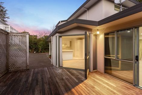 Photo of property in 1/51 Pupuke Road, Birkenhead, Auckland, 0627