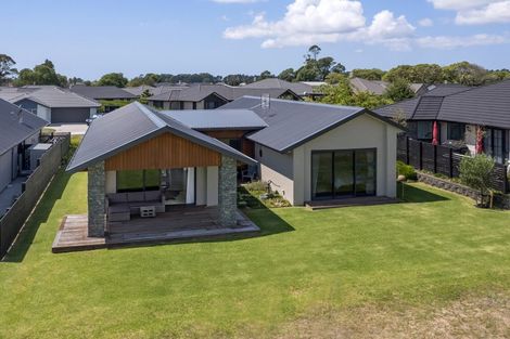 Photo of property in 32 Arran Drive, Aongatete, 3178